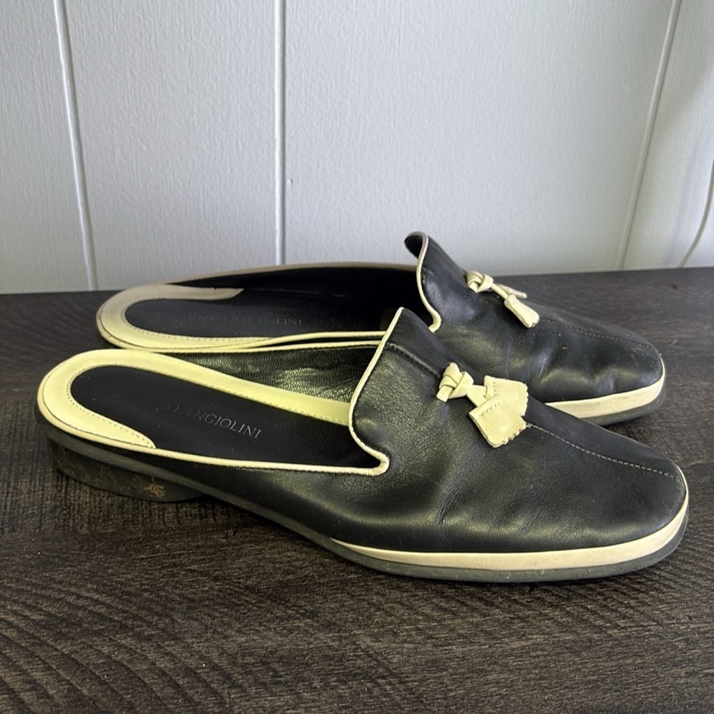 Vintage Black Leather Women’s Slip-On Shoes with Tassels - Picture 3 of 5